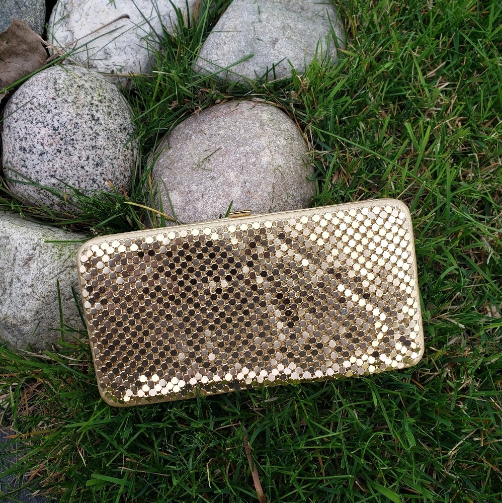 Night-out clutch